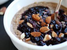 Porridge with blueberries and cinamon